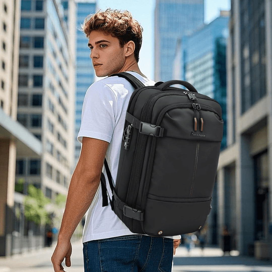 Lightweight 50L Travel Backpack with Compression System & USB Charging - QUARATI