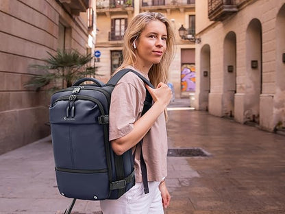 Lightweight 50L Travel Backpack with Compression System & USB Charging - QUARATI