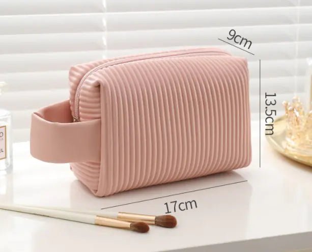Makeup Organizer Bag – High Capacity Cosmetic Storage Case - QUARATI